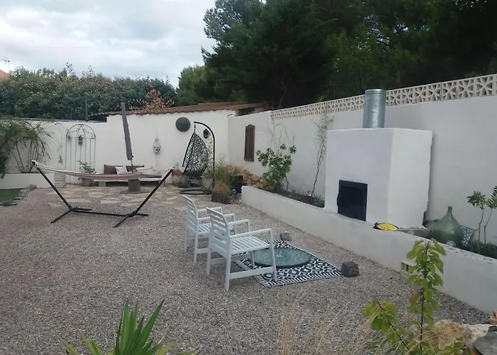 Jolie Avec Un Bel Exterieur Exposition Sud * Pézenas